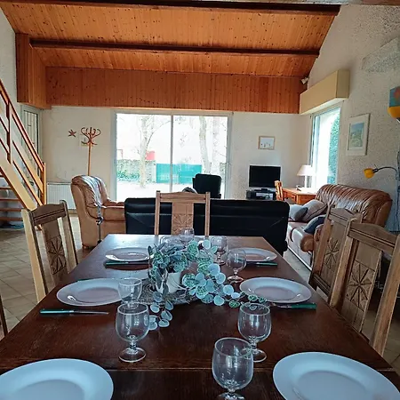 Holiday home Maison Familiale Pres St Brevin, Animaux Admis, Parking Prive - Fr-1-364-40 *